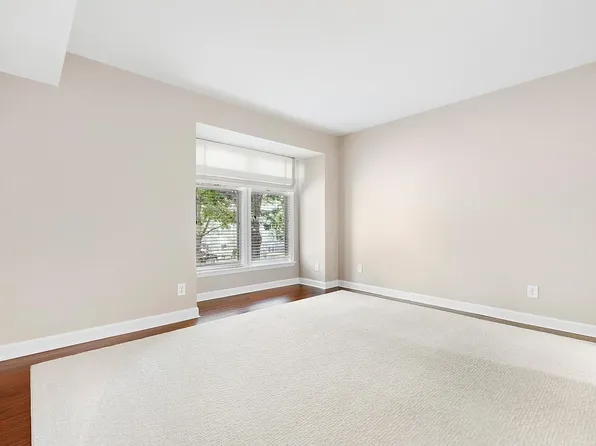 1121 Parkridge Ln APT 203, Raleigh, NC 27605