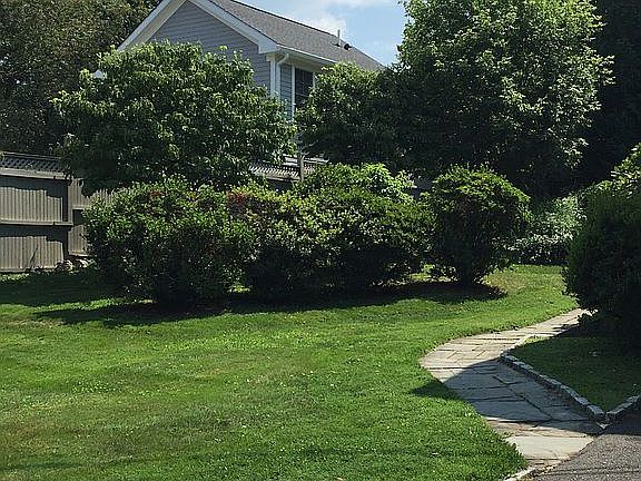 Garden at the side of home