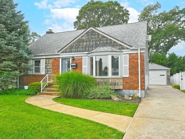 59 Chapin Avenue, Merrick, NY 11566