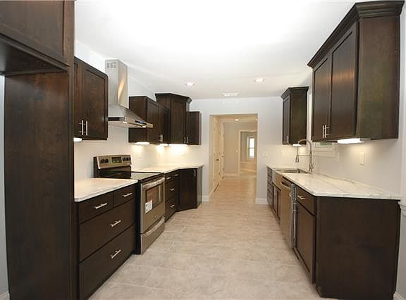 3rd image of 540 Wesley Ave