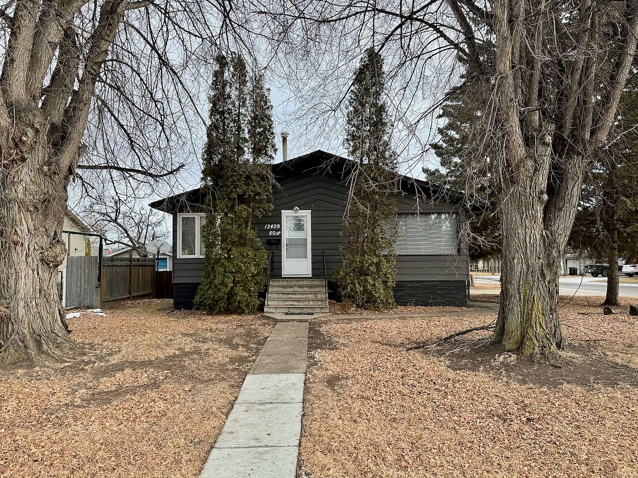 12409 80th St NW, Edmonton, AB T5B 2P8 Zillow