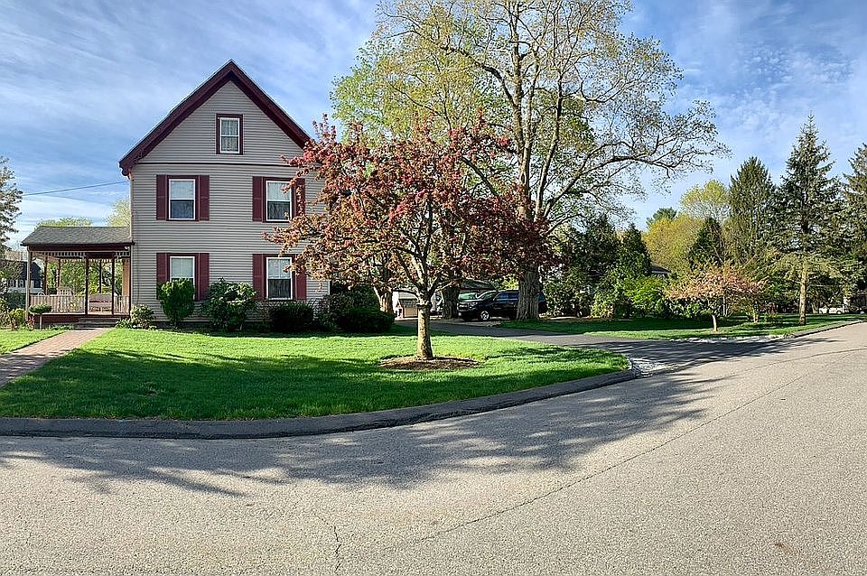2nd image of 46 Daniels St
