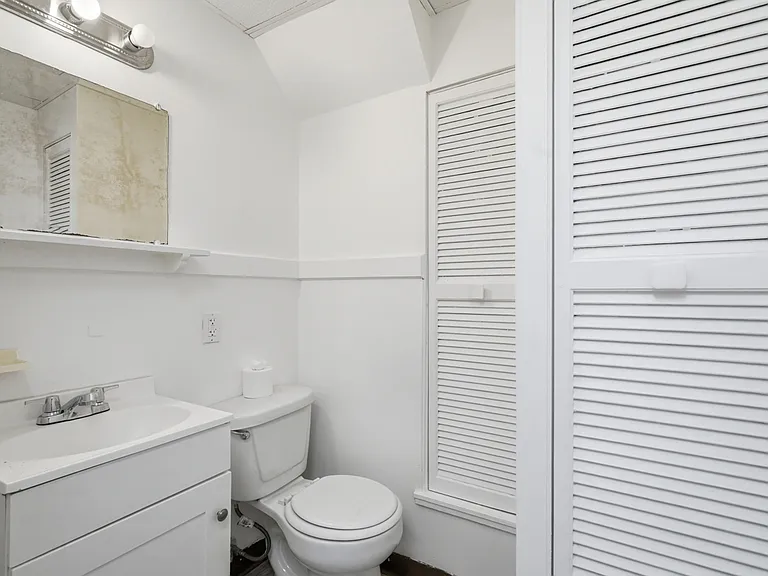 19 Singer Ave #5 — Photo 11