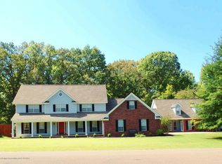 4305 Southern Manor Dr N, Lake Cormorant, MS 38641