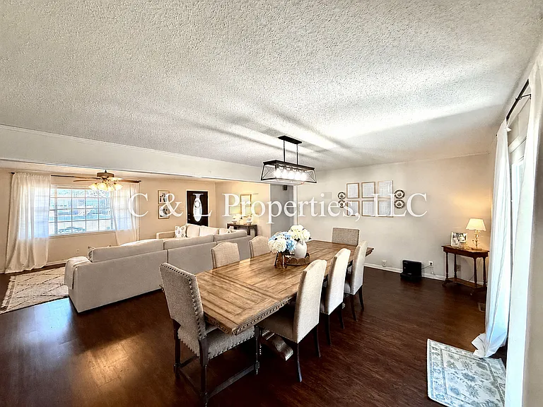 202 Helen St — Photo 7