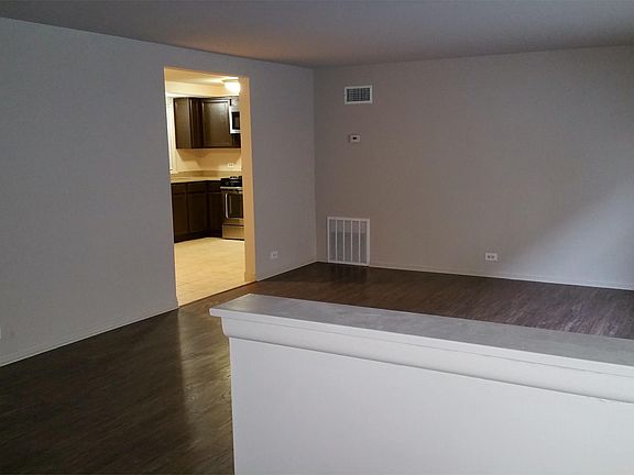 5th image of 3450 W Bryn Mawr Ave APT 1S