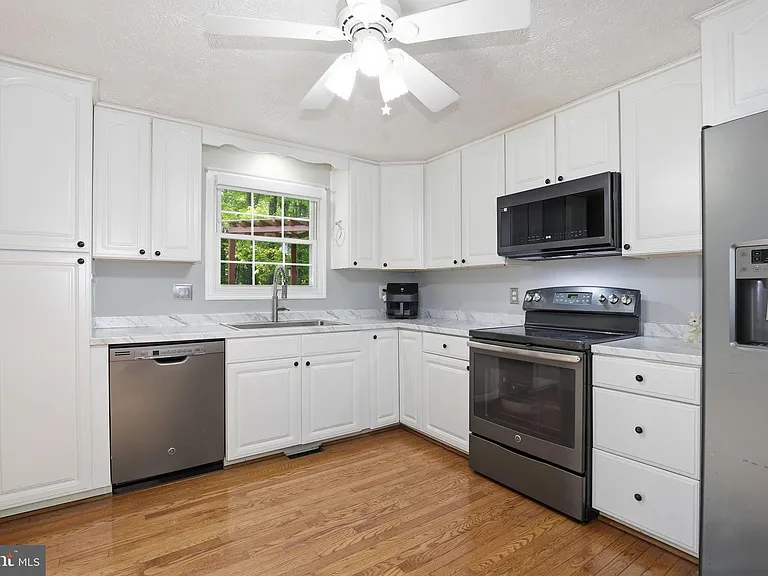 7625 Sheffield Green Way #7625 — Photo 9