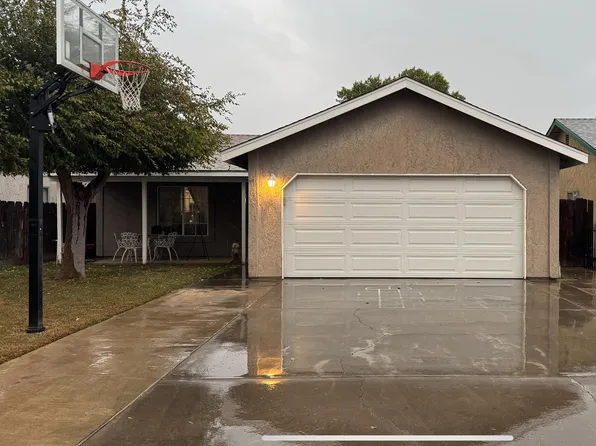 1152 N Virginia Avenue, Farmersville, CA 93223