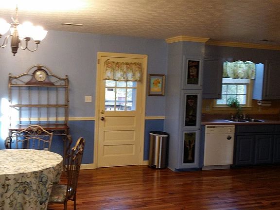 3rd image of 13 Provo Dr