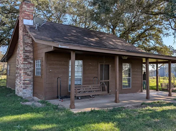 811 County Road 230, Glen Flora, TX 77443