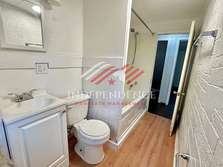 517 Mertland Ave — Photo 7