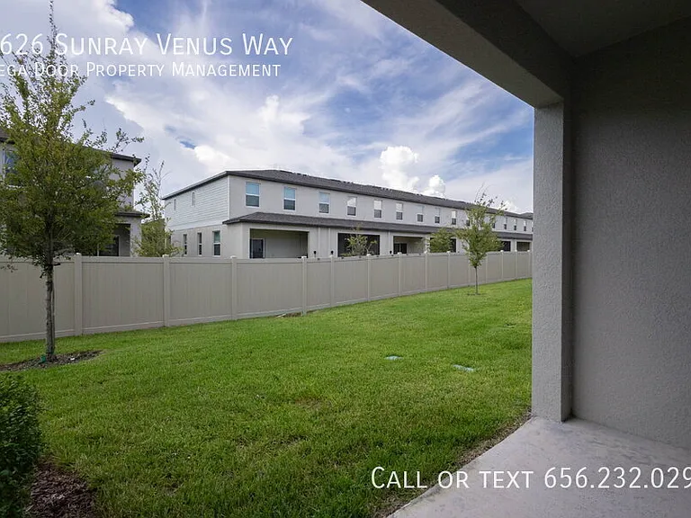 2626 Sunray Venus Way — Photo 32