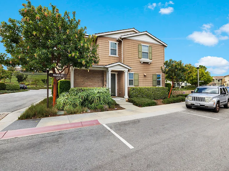 37 Majeza Ct — Photo 32