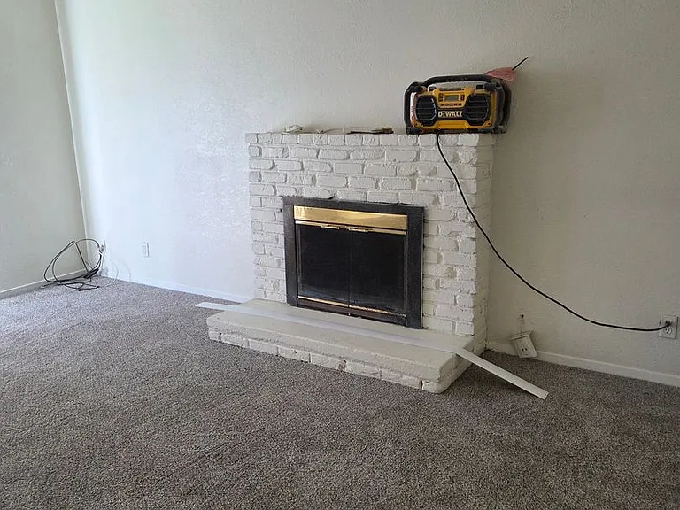 1514 Hayden Ave — Photo 3