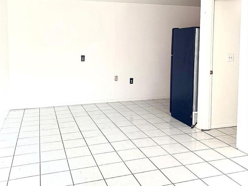 1st image of 324 N Beachwood Dr #1