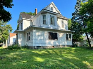 900 W Parker St, Waterloo, IA 50703