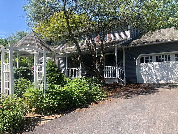 2nd image of 1945 Amnaste Ln