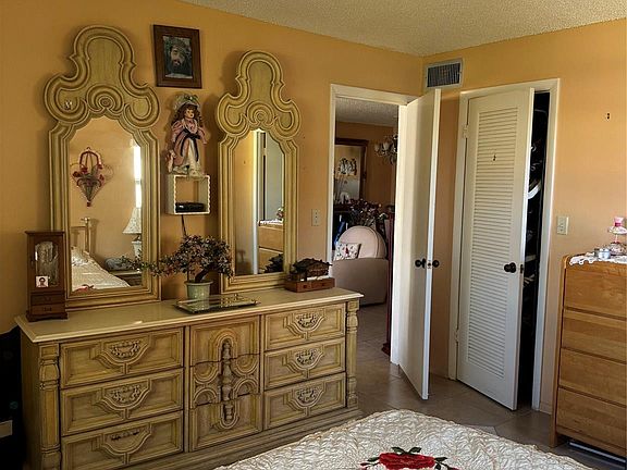5th image of 2871 E Sunrise Lakes Drive #201