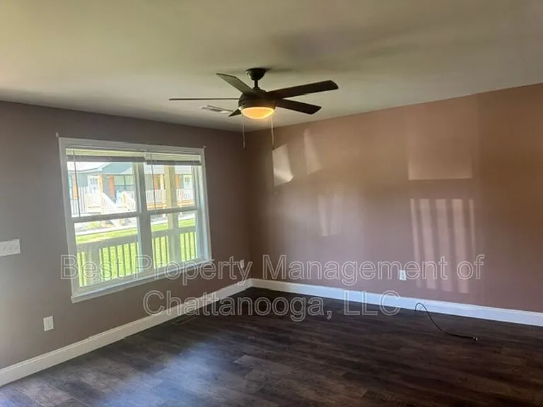 379 Virginia St — Photo 7