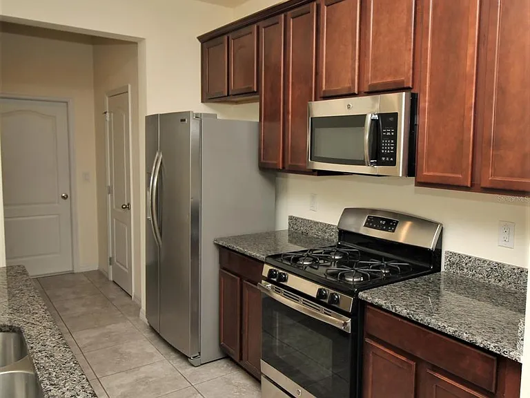 1050 Nathan Ridge Rd — Photo 10