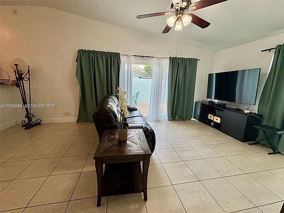 4th image of 5534 Lakewood Cir S APT H