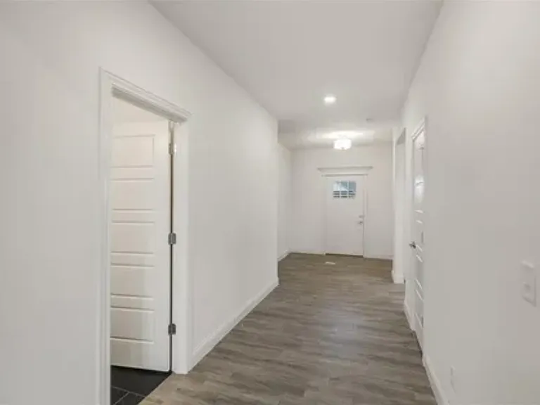 550 Piper Ln — Photo 13