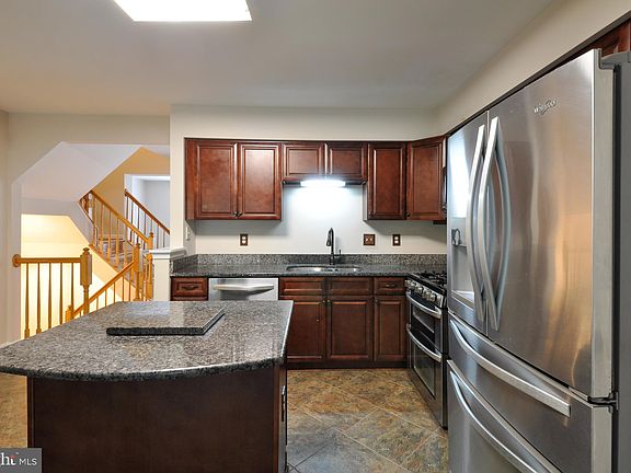 3rd image of 10009 Grass Market Ct