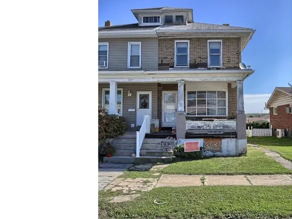 327 N 2nd St, Frackville, PA 17931