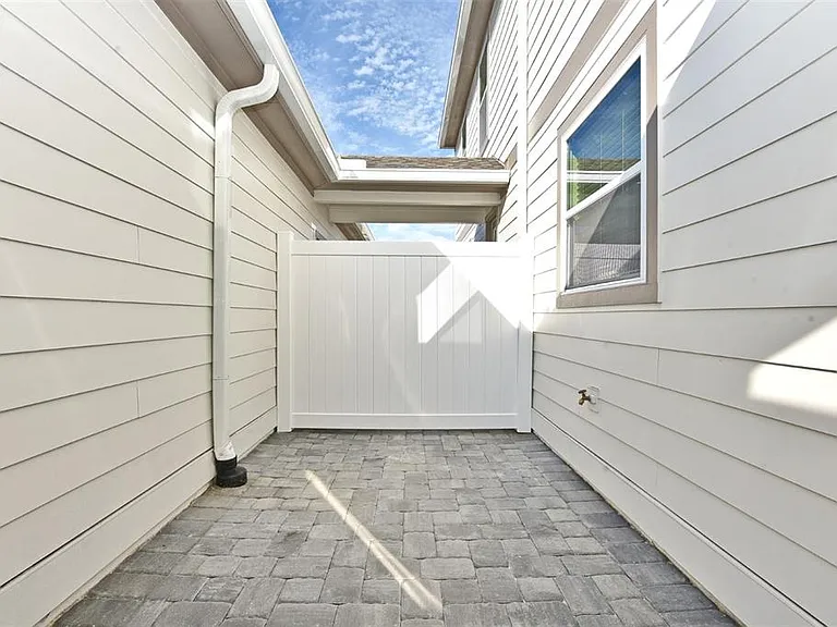 2948 Voyager Ave — Photo 27