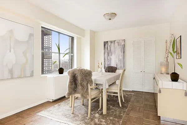 Sold by Maxwell Jacobs | media 4