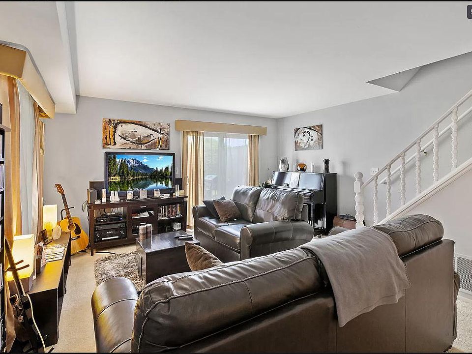 1st image of 2640 Country Oaks Ct