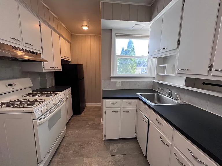 01807 - Parkwood 641 — Photo 5