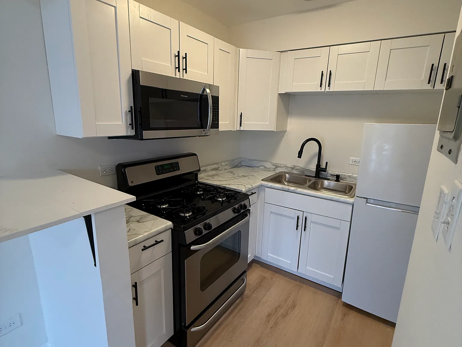 Studio, 600 sqft, $1,000 — Photo 4