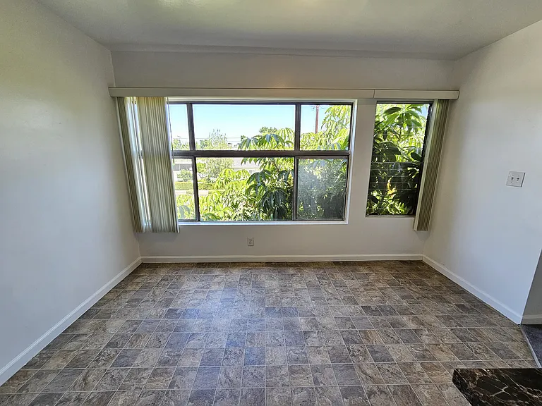 5625 Kester Ave #5 — Photo 8