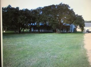 325 Spanishwoods Dr, Rockport, TX 78382