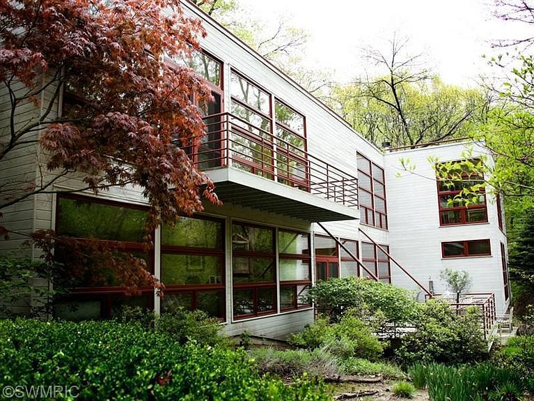 1st image of 5002 Wildwood Dr #31