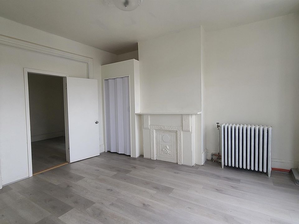 1st image of 242 Bowers St APT 3