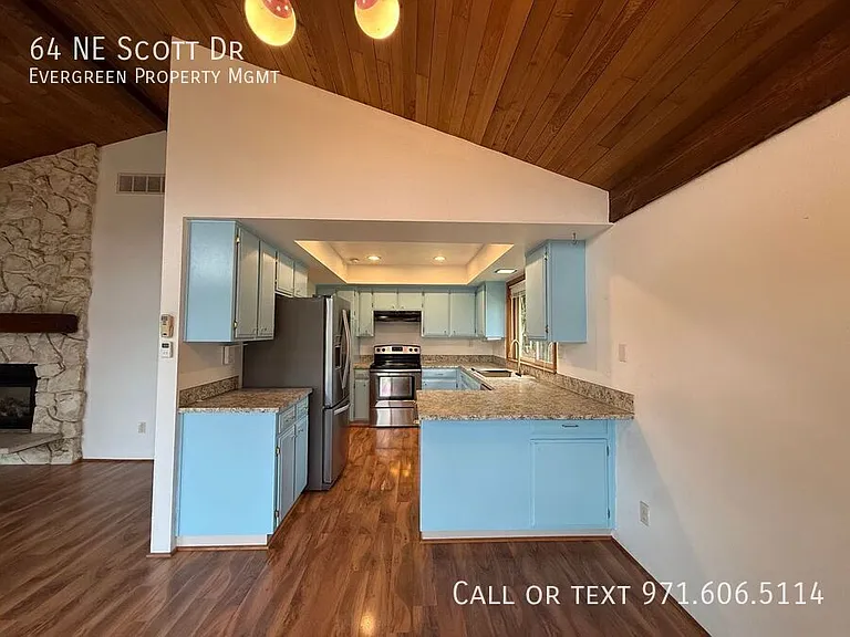 64 NE Scott Dr — Photo 18