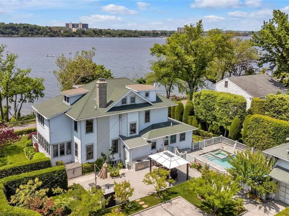 102 Shore Road, Douglaston, NY 11363