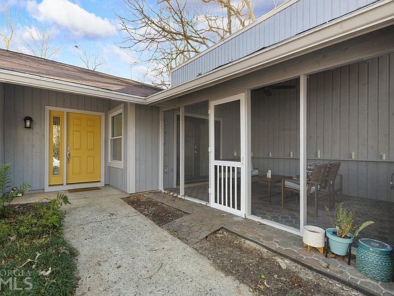 2nd image of 105 Moss Hill Ct