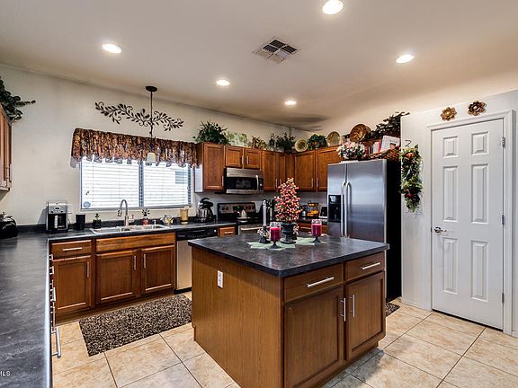 4th image of 318 W Seven Seas Dr