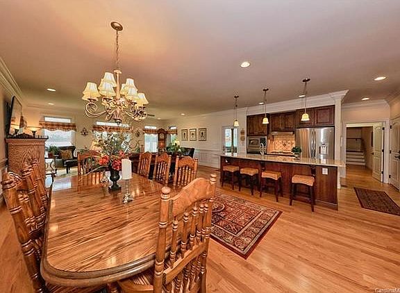 5th image of 134 Southpoint Dr