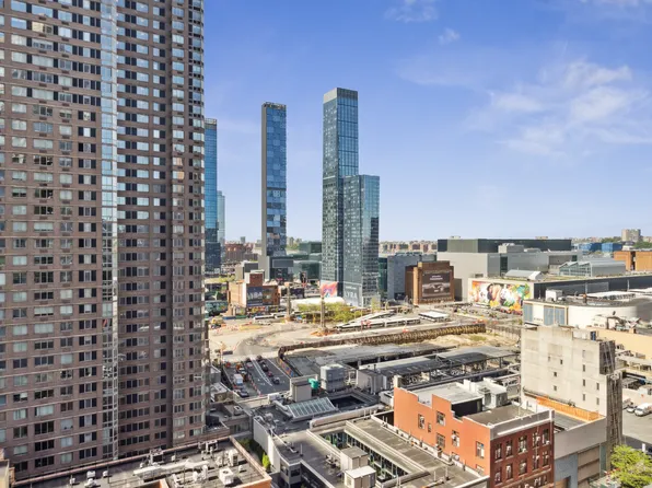 500 West 43rd Street image 9 of 12