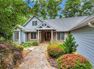 750 Solomon Cir, Hendersonville, NC 28739