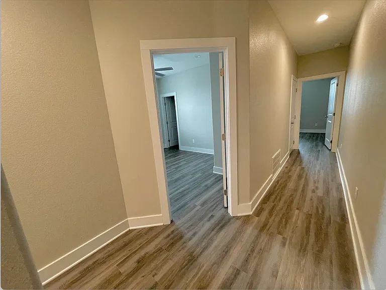 401 Park Pl — Photo 12
