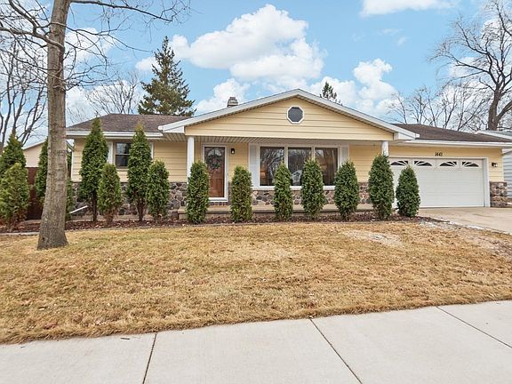 3rd image of 1443 E Calumet St