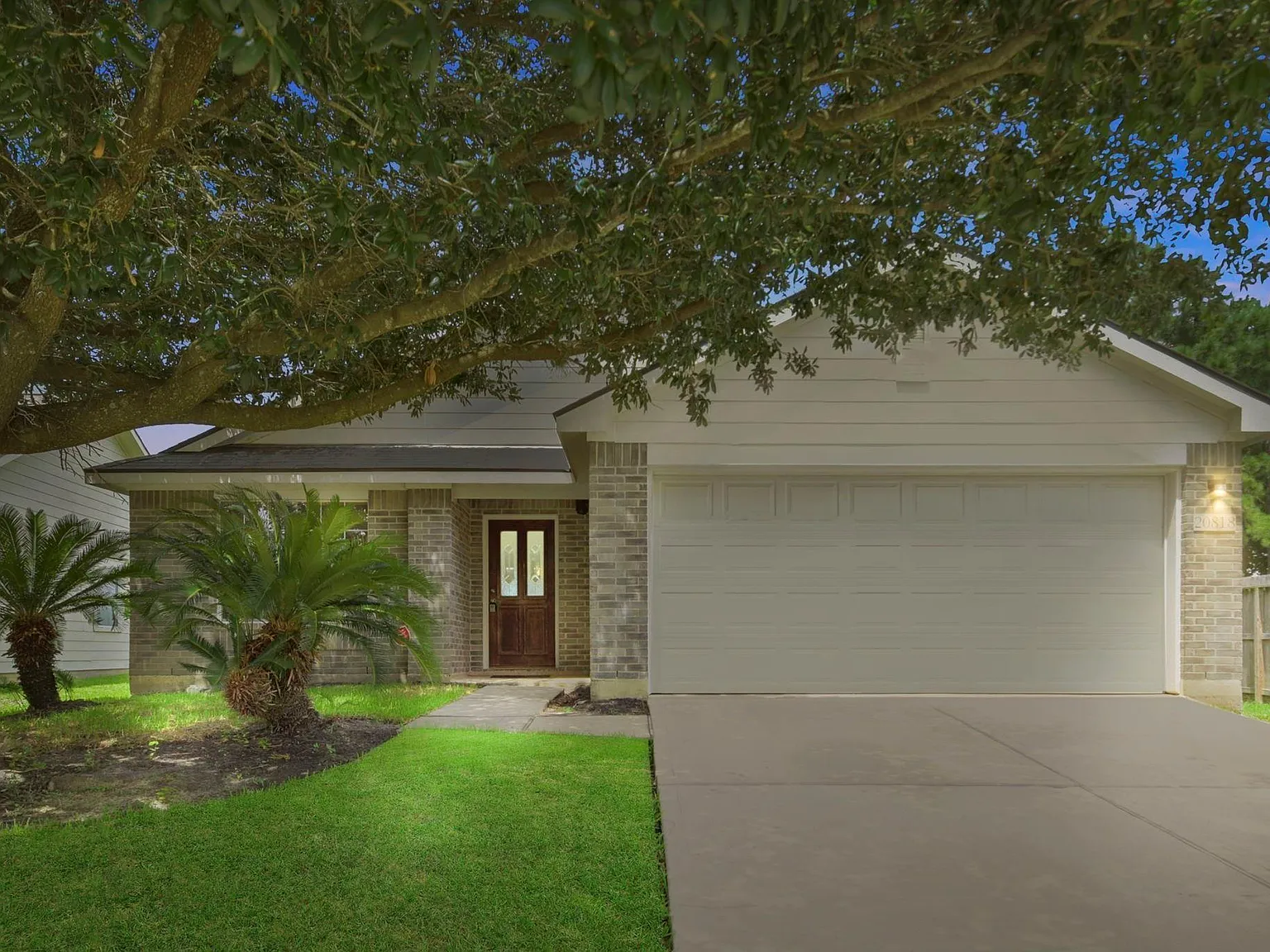 3 bed, 2.0 bath, 1646 sqft, $1,900 — Photo 1
