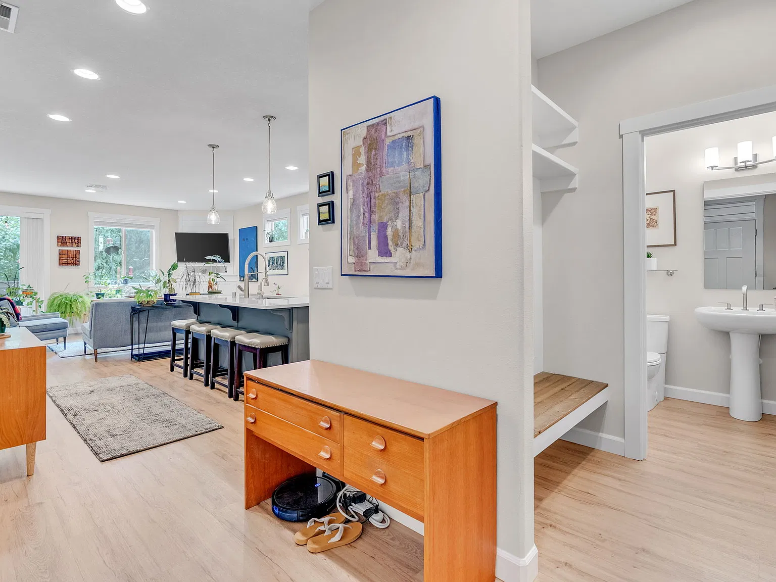 4 bed, 2.5 bath, 1857 sqft, $3,200 — Photo 2