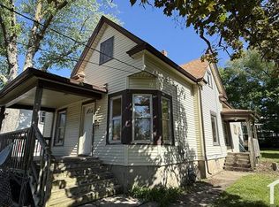 1823 Chestnut St, Rockford, IL 61102