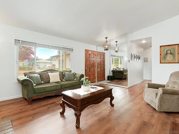 5th image of 1568 Larkhaven Dr